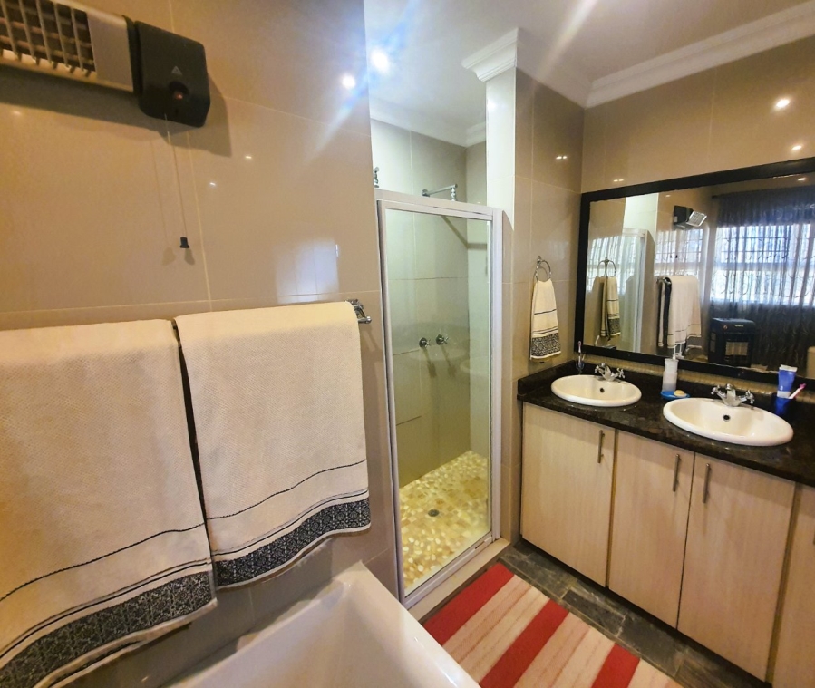 5 Bedroom Property for Sale in Rietfontein A H North West